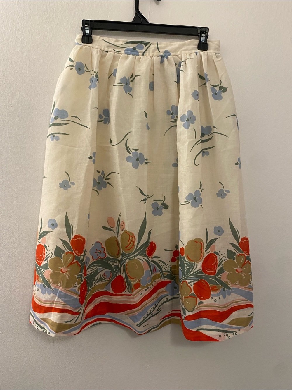 Vintage 70s Cream Floral Border Midi Skirt with Red and Blue Accents